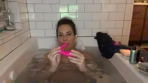 Good Girls Say Please...and Thank You online show from January 20, 2025, 2:11 am