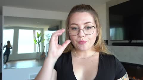 scarlajade online show from December 4, 2024, 10:19 pm