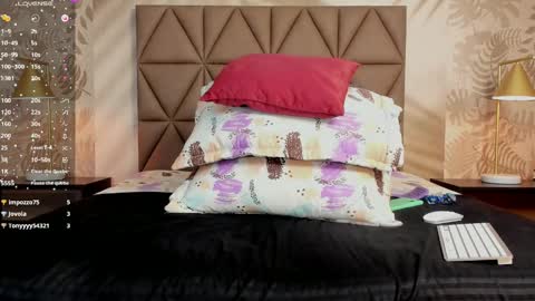 Snapshot of scarleett22 chatting on February 16, 2025, 10:54 pm Scarleet online show from February 16, 2025, 10:54 pm