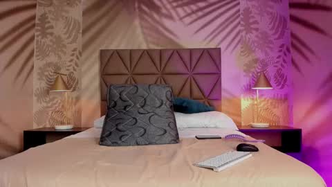 Snapshot of scarleett22 chatting on October 3, 2025, 7:44 pm Scarleet online show from October 3, 2025, 7:44 pm