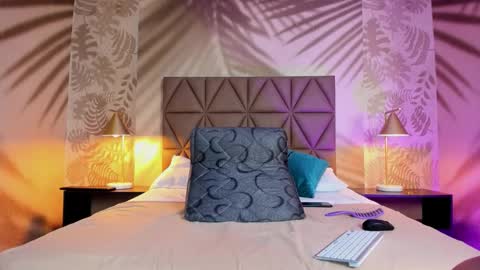 Snapshot of scarleett22 chatting on October 22, 2025, 8:08 pm Scarleet online show from October 22, 2025, 8:08 pm