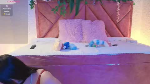 Scarlet  online show from September 14, 2025, 3:05 am