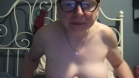 Snapshot of scarlet_envyy chatting on September 9, 2025, 10:59 am scarlet_envyy online show from September 9, 2025, 10:59 am