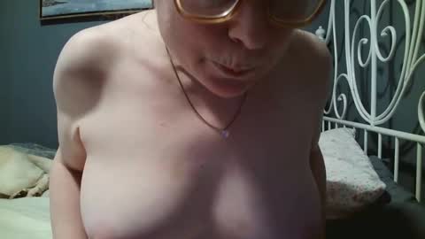 Snapshot of scarlet_envyy chatting on September 14, 2025, 9:58 pm scarlet_envyy online show from September 14, 2025, 9:58 pm