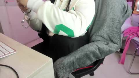 Snapshot of scarlet_miller_1 chatting on September 23, 2025, 12:08 pm Celeste online show from September 23, 2025, 12:08 pm
