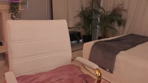 Snapshot of scarlet_miller_1 chatting on September 30, 2025, 12:43 pm Celeste online show from September 30, 2025, 12:43 pm