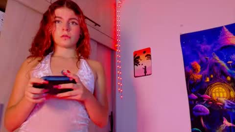 Snapshot of scarletblaze_ chatting on October 24, 2025, 9:22 pm Scarlet online show from October 24, 2025, 9:22 pm