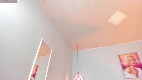 Scarlet  online show from February 13, 2025, 10:54 pm