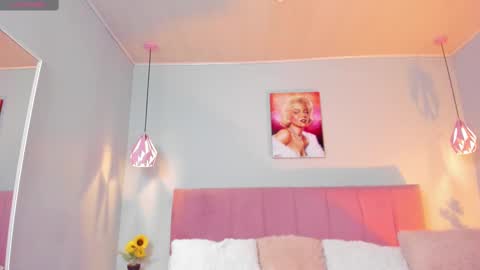 Scarlet  online show from February 14, 2025, 1:56 am