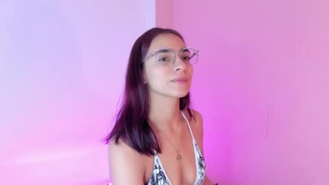 Snapshot of scarleth_red_ chatting on January 12, 2025, 12:01 pm I am Scarleth Check mi profile online show from January 12, 2025, 12:01 pm