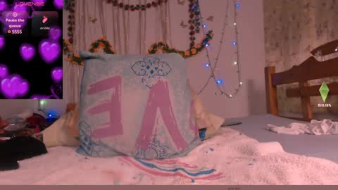 Snapshot of scarlethh_hott chatting on December 20, 2024, 11:00 am scarlethh hott online show from December 20, 2024, 11:00 am