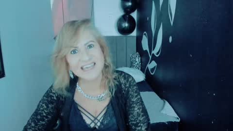 Snapshot of scarlethoot_ chatting on December 7, 2024, 3:08 pm S C A R L E T online show from December 7, 2024, 3:08 pm