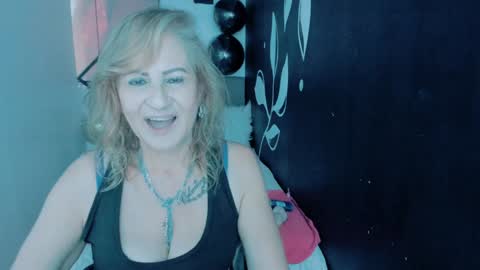 Snapshot of scarlethoot_ chatting on December 13, 2024, 6:05 pm S C A R L E T online show from December 13, 2024, 6:05 pm