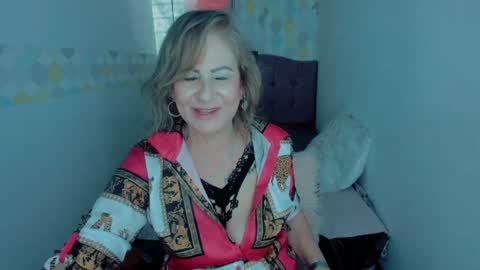 Snapshot of scarlethoot_ chatting on December 20, 2024, 12:16 pm S C A R L E T online show from December 20, 2024, 12:16 pm