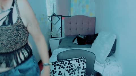 Snapshot of scarlethoot_ chatting on January 7, 2025, 2:51 pm S C A R L E T online show from January 7, 2025, 2:51 pm