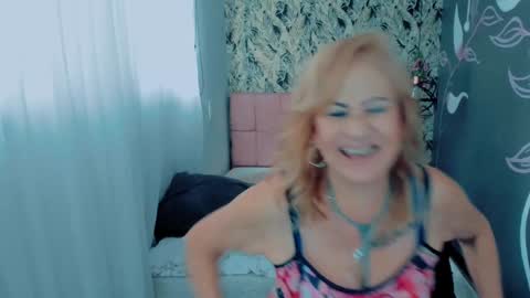 Snapshot of scarlethoot_ chatting on January 10, 2025, 3:16 pm S C A R L E T online show from January 10, 2025, 3:16 pm