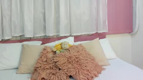 scarlet  online show from November 26, 2025, 12:06 pm