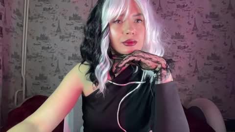 scarletpetal online show from October 30, 2025, 9:33 am