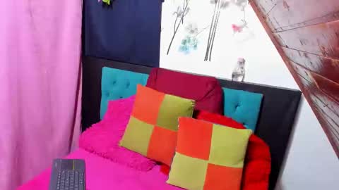 Snapshot of scarlett40_ chatting on February 21, 2025, 3:23 am scarlett online show from February 21, 2025, 3:23 am