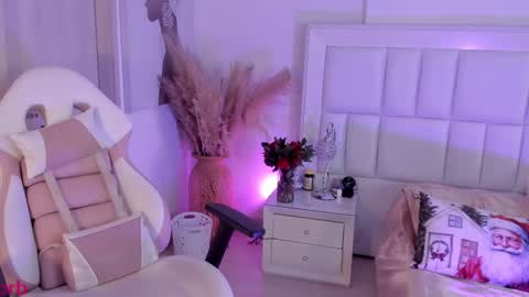 juli online show from December 20, 2024, 9:06 pm