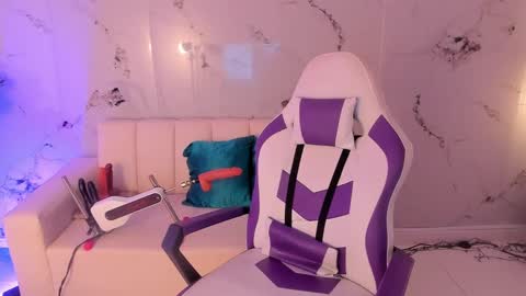 scarlett_enjoy1 online show from September 14, 2025, 5:17 am