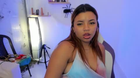 scarlett_enjoy1 online show from October 31, 2025, 6:42 pm