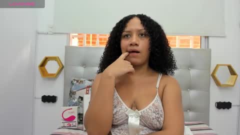 Snapshot of scarlett_fox20 chatting on February 2, 2025, 12:24 pm scarlett_fox20 online show from February 2, 2025, 12:24 pm