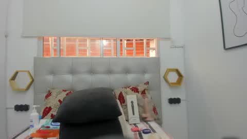 Snapshot of scarlett_fox20 chatting on October 3, 2025, 12:57 pm scarlett_fox20 online show from October 3, 2025, 12:57 pm