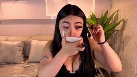 Scarlett online show from December 17, 2025, 12:44 pm