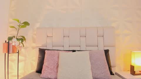 Snapshot of scarlettadams__ chatting on November 25, 2025, 11:43 am online show from November 25, 2025, 11:43 am