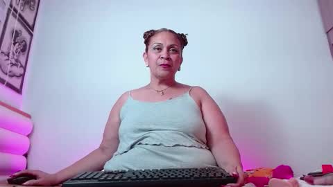 Snapshot of scarlettbooty chatting on November 25, 2025, 4:12 am scarlettbooty online show from November 25, 2025, 4:12 am