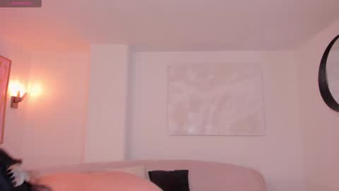 Scarlett online show from December 3, 2025, 10:46 am