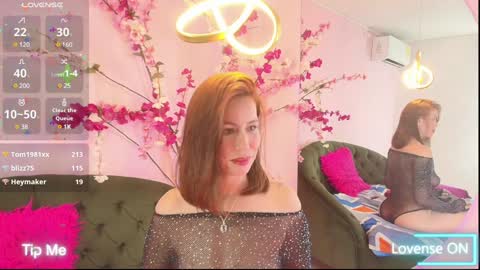 Snapshot of scarlette04 chatting on January 29, 2025, 2:51 am SCARLETTE online show from January 29, 2025, 2:51 am