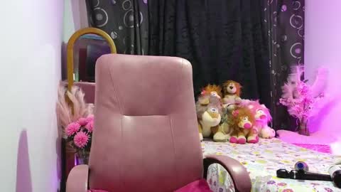 Snapshot of scarletteowens chatting on December 25, 2024, 11:53 pm Scarlette online show from December 25, 2024, 11:53 pm