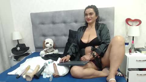 Snapshot of scarlettgreen_ chatting on November 15, 2025, 11:18 am Scartt online show from November 15, 2025, 11:18 am