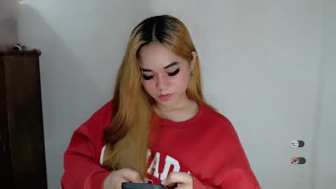 Snapshot of scarletvamp chatting on September 23, 2025, 5:27 pm scarletvamp online show from September 23, 2025, 5:27 pm