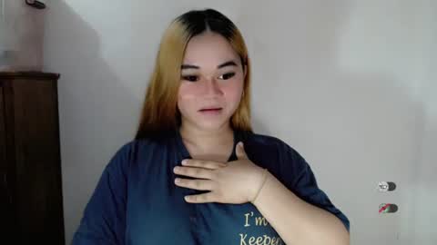 Snapshot of scarletvamp chatting on October 21, 2025, 11:49 pm scarletvamp online show from October 21, 2025, 11:49 pm