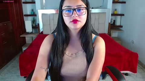 Snapshot of scarlleth_1 chatting on January 22, 2025, 12:06 pm scarllet online show from January 22, 2025, 12:06 pm