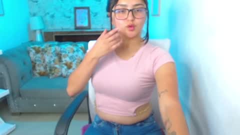 Snapshot of scarlleth_1 chatting on February 3, 2025, 6:17 pm scarllet online show from February 3, 2025, 6:17 pm