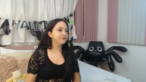 Snapshot of sccarlettjonnes chatting on November 2, 2025, 11:56 am SCARLET online show from November 2, 2025, 11:56 am