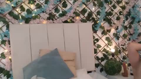 Snapshot of sccarlettjonnes chatting on November 16, 2025, 11:43 pm SCARLET online show from November 16, 2025, 11:43 pm