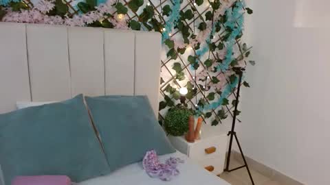 Snapshot of sccarlettjonnes chatting on November 24, 2025, 11:32 am SCARLET online show from November 24, 2025, 11:32 am