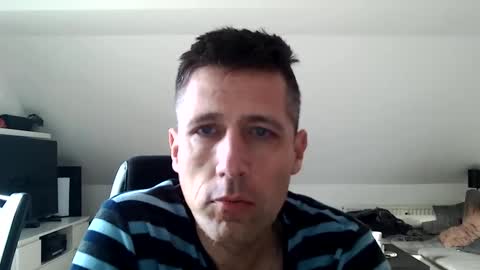 Snapshot of schnuckigeil chatting on February 20, 2025, 8:17 am Dildomen online show from February 20, 2025, 8:17 am