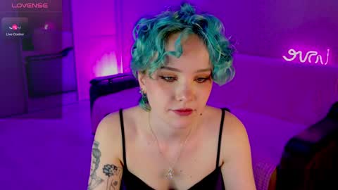 Snapshot of school_love chatting on February 16, 2025, 4:10 pm Rina online show from February 16, 2025, 4:10 pm