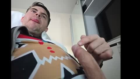 Snapshot of schosch01 chatting on December 13, 2024, 1:44 pm schosch01 online show from December 13, 2024, 1:44 pm