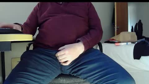 Snapshot of schwanz2023 chatting on December 15, 2025, 11:47 am Mick online show from December 15, 2025, 11:47 am