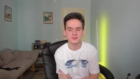 Snapshot of scooby_r chatting on March 2, 2025, 10:14 am Thomas brunette and Alex blond online show from March 2, 2025, 10:14 am