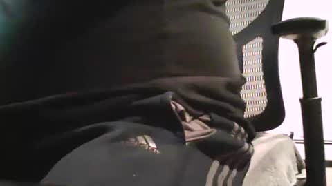 Snapshot of scottie813 chatting on March 5, 2025, 10:32 pm scottie813 online show from March 5, 2025, 10:32 pm