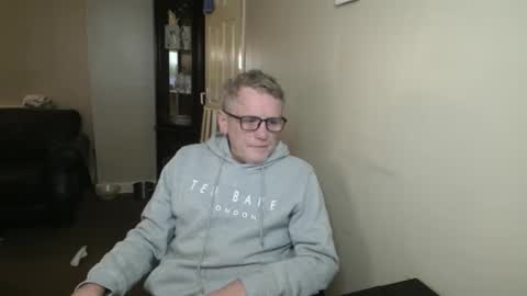 Snapshot of scottsman214 chatting on October 28, 2025, 7:27 pm James online show from October 28, 2025, 7:27 pm