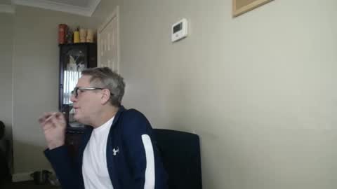 Snapshot of scottsman214 chatting on November 13, 2025, 11:42 am James online show from November 13, 2025, 11:42 am